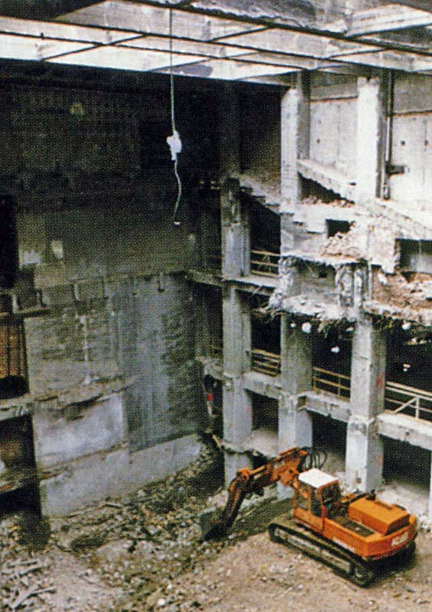 Armani/Manzoni 31 intervento demolizione